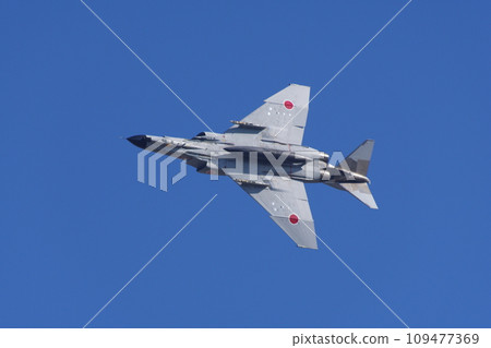 航空自衛隊F-4「鬼怪」在航空節上進行機動飛行 航空自衛隊F-4「鬼怪」在航空節上進行機動飛行 109477369
