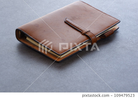 Desk work with a ring type organizer 109479523