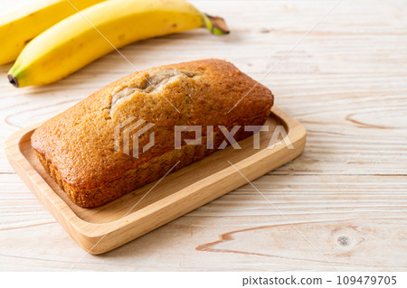 Homemade banana bread sliced 109479705