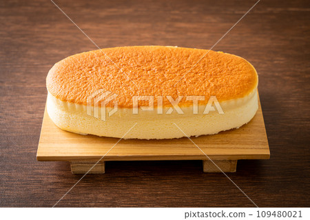 cheese cake in Japanese style 109480021