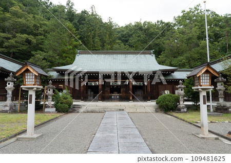 Yamanashi Prefecture Gokoku Shrine 109481625