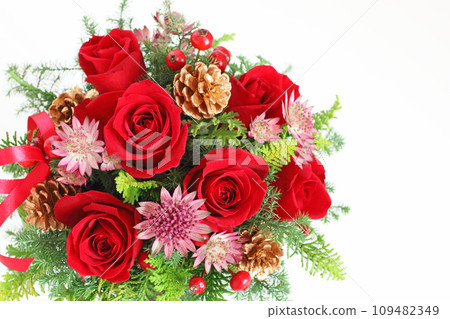 Gorgeous Christmas flower arrangement 109482349