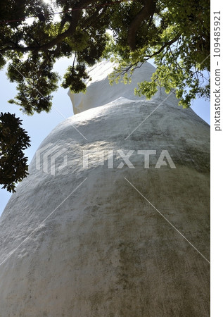 The back of Ofuna Kannon The back of Ofuna Kannon 109485921