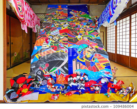 Boy's Festival decorations at the former Kuranai residence in Chikujo-cho, Fukuoka Prefecture Boy's Festival decorations at the former Kuranai residence in Chikujo-cho, Fukuoka Prefecture 109486004