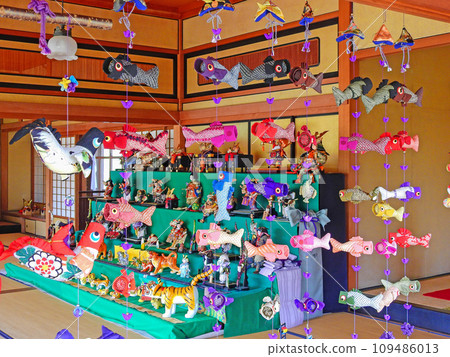 Boy's Festival decorations at the former Kuranai residence in Chikujo-cho, Fukuoka Prefecture 109486013