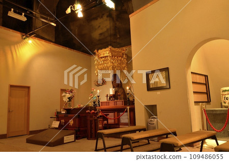 Inside the womb of Ofuna Kannon Inside the womb of Ofuna Kannon 109486055