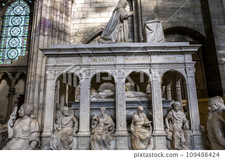 statue of king Louis XII in basilica of saint-denis, France statue of king Louis XII in basilica of saint-denis, France 109486424
