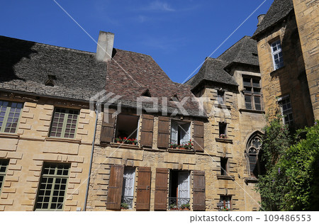 Sarlat la caneda village, perigord, france Sarlat la caneda village, perigord, france 109486553