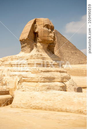 Very beautiful scenery of the Sphinx in the Pyramids of Giza, Egypt Very beautiful scenery of the Sphinx in the Pyramids of Giza, Egypt 109490859