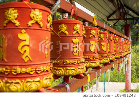 Rotating religious elements for touching-照片素材（圖片） [109491248] - PIXTA圖庫