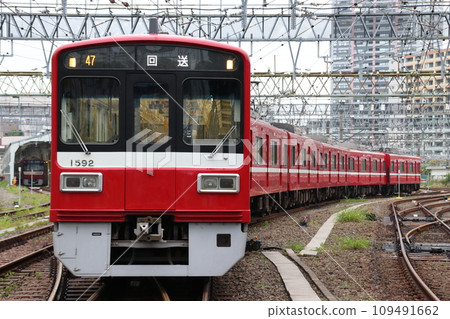 1500 type train waiting to leave the Keikyu Line Shinmachi inspection area 1500 type train waiting to leave the Keikyu Line Shinmachi inspection area 109491662