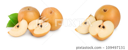 Fresh asian pear with leaf isolated on white background 109497131