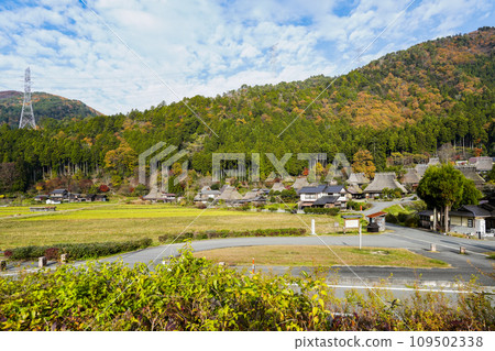 日本的原始風景（秋天的深山茅吹之裡） 109502338