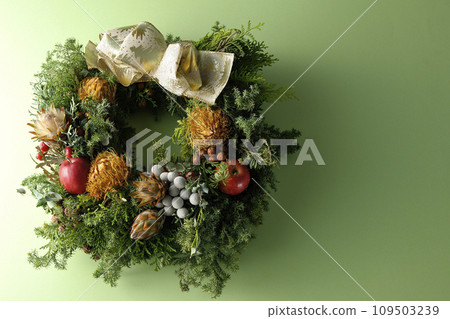 Handmade Christmas lease Handmade Christmas lease 109503239