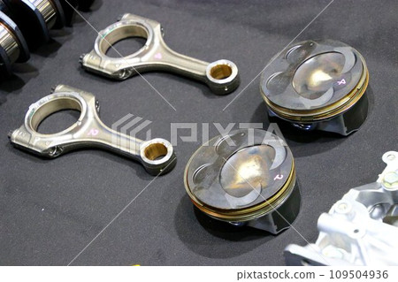 Attractive low center of gravity ♪ Pistons and connecting rods of horizontally opposed engines 109504936