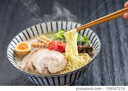 pork bone ramen 109507218