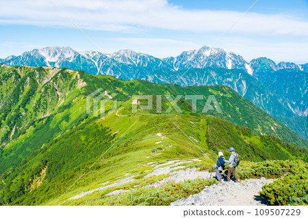 夏季攀登雞岳(從種池山莊到雞岳南峰眺望立山、劍岳) 夏季攀登雞岳(從種池山莊到雞岳南峰眺望立山、劍岳) 109507229