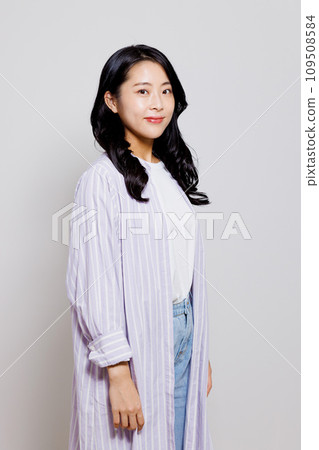Portrait of a woman in casual clothes Portrait of a woman in casual clothes 109508584