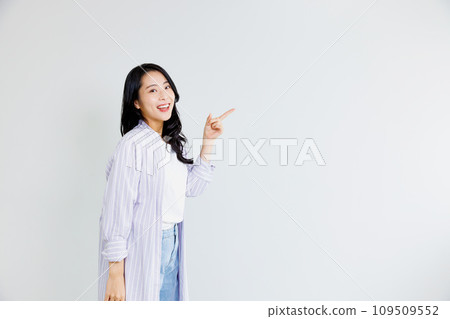 woman pointing woman pointing 109509552