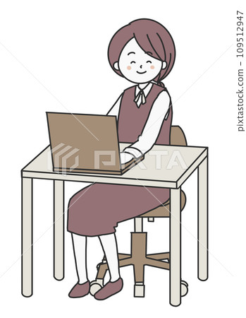 一位女士正在操作電腦，微笑著面向前方 109512947