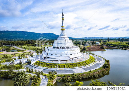 Wat Saeng Tham Wang Khao Khiao or Phra Maha Chedi Si Saeng Tham in Nakhon Ratchasima, Thailand 109515081