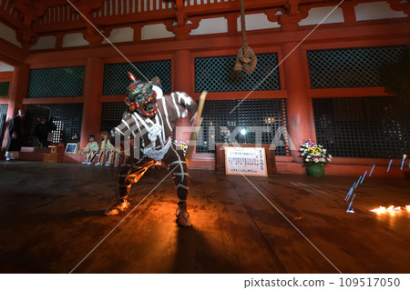 鬼大三寺葬禮：手持火把，伴著大鼓聲跳舞，驅除邪靈 109517050