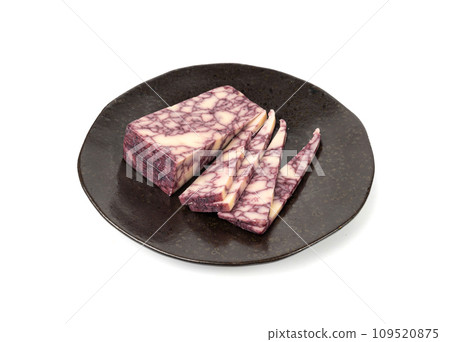 Windsor Red Cheese, Wine Derby Marble Cheese, Marbled Cheddar Aged in Wine Isolated 109520875