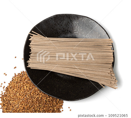 Dry Soba Isolated, Raw Buckwheat Noodles, Uncooked Buck Wheat Pasta, Soba Spaghetti 109521065