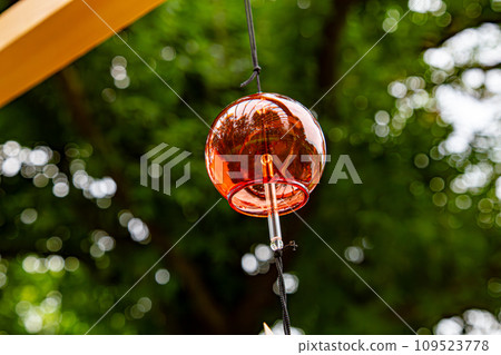 掛著紅色風鈴的風景 109523778
