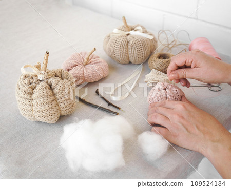 Making interior pumpkins from textiles, knitted fabric, alterations from an old sweater, hobbies, diy. Crafts for Thanksgiving. Making interior pumpkins from textiles, knitted fabric, alterations from an old sweater, hobbies, diy. Crafts for Thanksgiving. 109524184