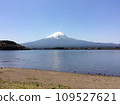 河口湖 + 富士山 109527621