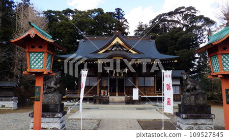 Ushiku's Feminine Shrine welcomes the new year Ushiku's Feminine Shrine welcomes the new year 109527845