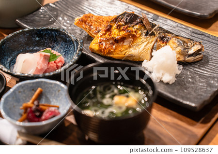 Fish Restaurant Honu 的烤魚套餐 Fish Restaurant Honu 的烤魚套餐 109528637