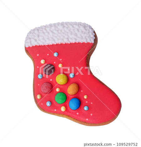Gingerbread in the form of a Santa Claus boot isolate. New Year's and Christmas sweets. 109529752