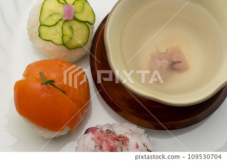 Temari sushi and cherry blossom tea 109530704