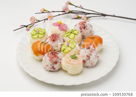 Temari sushi and cherry blossoms 109530768