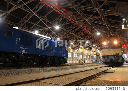EF64型電力機車停在復古機車段_2023年11月25日拍攝 109531340