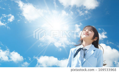 明亮的天空下 109533968