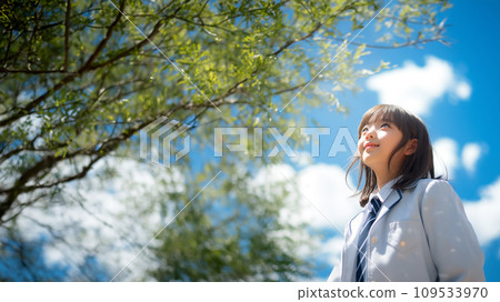 明亮的天空下 109533970