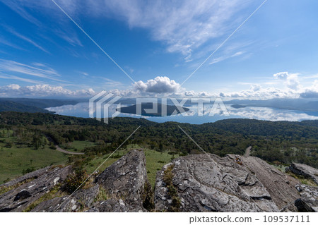 Hokkaido, eastern Hokkaido, Lake Kussharo, blue sky, caldera lake, spectacular view, blue Hokkaido, eastern Hokkaido, Lake Kussharo, blue sky, caldera lake, spectacular view, blue 109537111