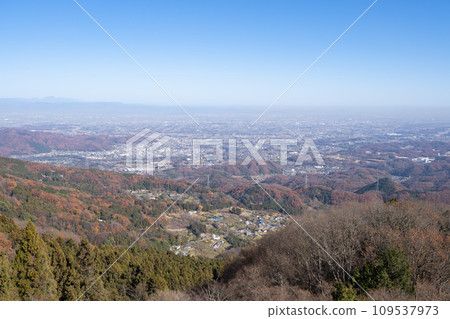 Yorii Town seen from Kosuzuyama Observation Deck (Outer Chichibu Seven Peaks Hiking Course) Yorii Town seen from Kosuzuyama Observation Deck (Outer Chichibu Seven Peaks Hiking Course) 109537973
