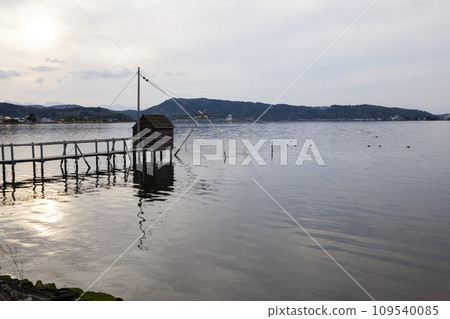 Evening view of Lake Togo in autumn Lake Togo, Tottori Prefecture Evening view of Lake Togo in autumn Lake Togo, Tottori Prefecture 109540085