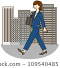 Businesswoman walking in the city 109540485