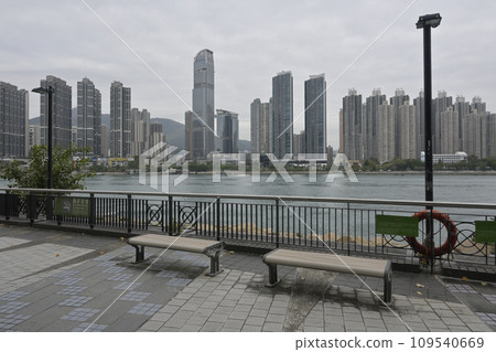 Hong Kong's New Town: Tsuen Wan New Town 109540669