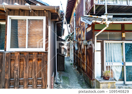 [Important Preservation District for Groups of Traditional Buildings] Toyomachi Mitarai Seaside Alley Scene 1 Kure City, Hiroshima Prefecture 109540829
