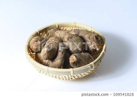 白色背景上的芋頭 白色背景上的芋頭 109541028