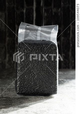 Vacuum packed black rice Vacuum packed black rice 109544073