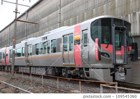 227系列Urara在下關車輛綜合廠岡山鐵路分公司保管 109545360