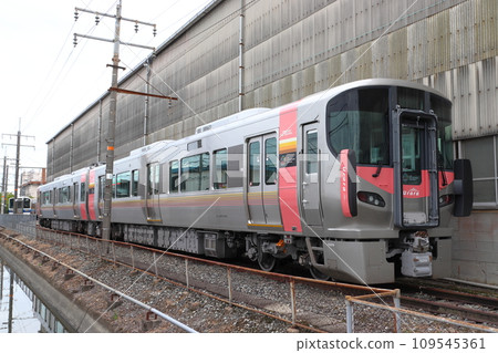 227系列Urara在下關車輛綜合廠岡山鐵路分公司保管 109545361