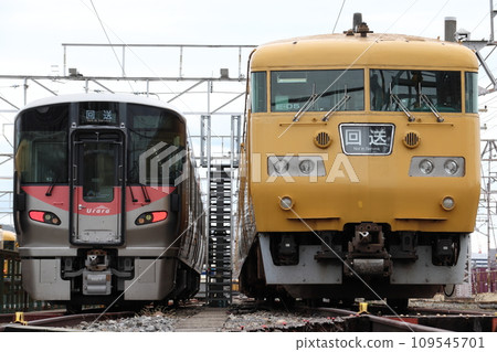 227 series Urara and 117 series currently being held at Shimonoseki General Rolling Stock Depot Okayama Train Branch 227 series Urara and 117 series currently being held at Shimonoseki General Rolling Stock Depot Okayama Train Branch 109545701